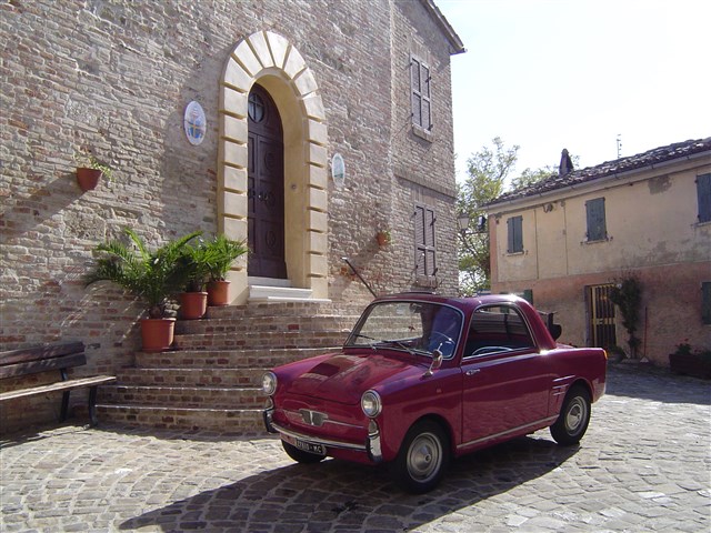 Marche Holiday Marche in auto d'epoca Marche Holiday Marche in auto d'epoca