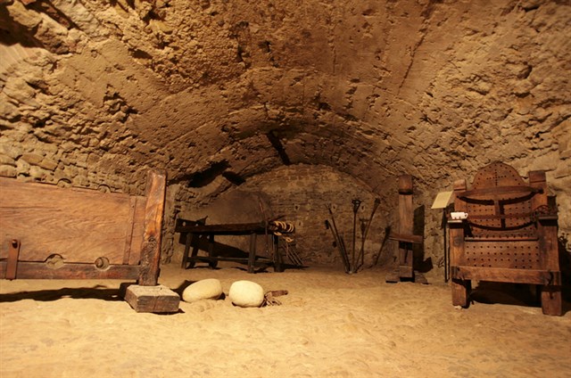 Montefeltro del mistero - Marcheholiday Alchimia, Società segrete, intrighi e peccati tra i colli del Montefeltro Montefeltro del mistero - Marcheholiday Alchimia, Società segrete, intrighi e peccati tra i colli del Montefeltro