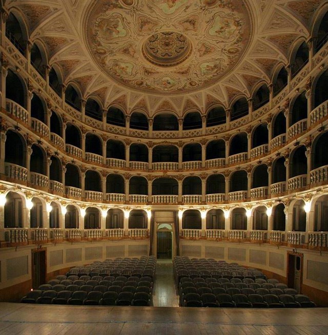 Evento: Macerata Città palcoscenico: visita guidata al Teatro Lauro Rossi